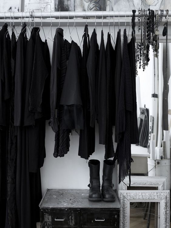 Где Купить Черную Одежду